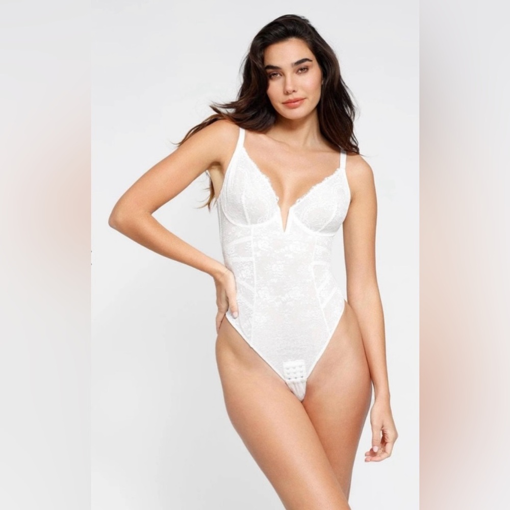 Popilush Shapewear Lace Deep V-Neck Low Back Hourglass Thong Bodysuit